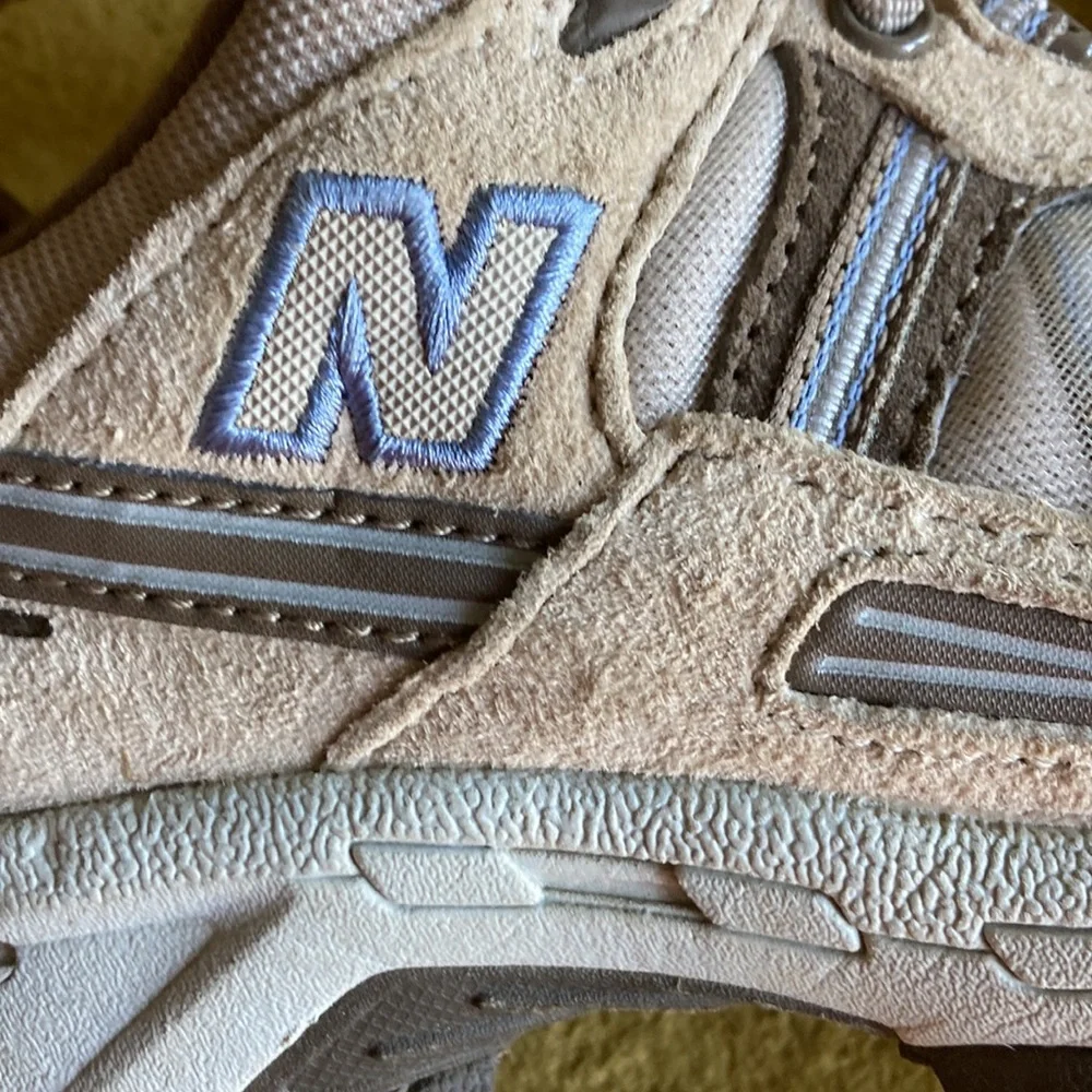 New Balance grey and light blue sneakers size 7.5 - Picture 2 of 2